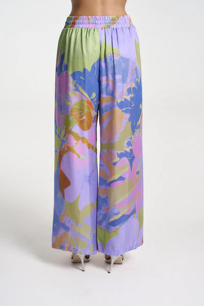 Wide Leg Pant – Bananas by Summi Summi, a flowy printed pant with drawstring waist. Perfect for summer lounging or beach days.