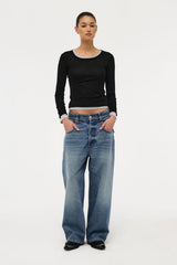 Yoko Baggy Soho by Neuw Denim – an oversized low-rise jean with relaxed fit and drapey feel. Perfect for effortless styling.