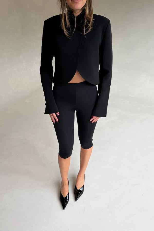 Neoprene Capri Legging by Commando – Italian neoprene capri leggings with smoothing waistband and light compression.