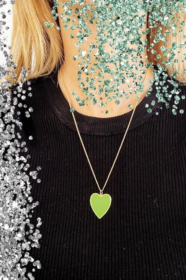 Glow Heart Necklace Green - Emma Pills