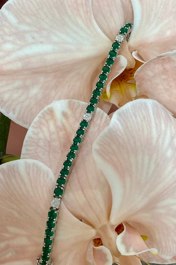 The Pave&#39; Tennis Bracelet Emerald