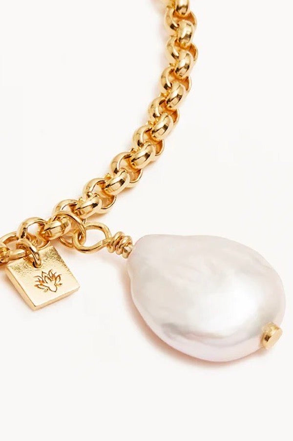 By Charlotte | Gold Embrace Stillness Pearl Bracelet | Girls with Gems