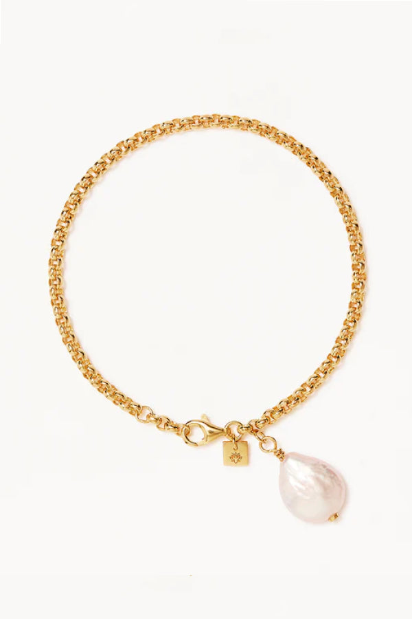By Charlotte | Gold Embrace Stillness Pearl Bracelet | Girls with Gems